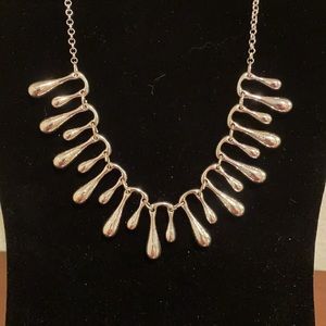 Fashion necklace and earring set